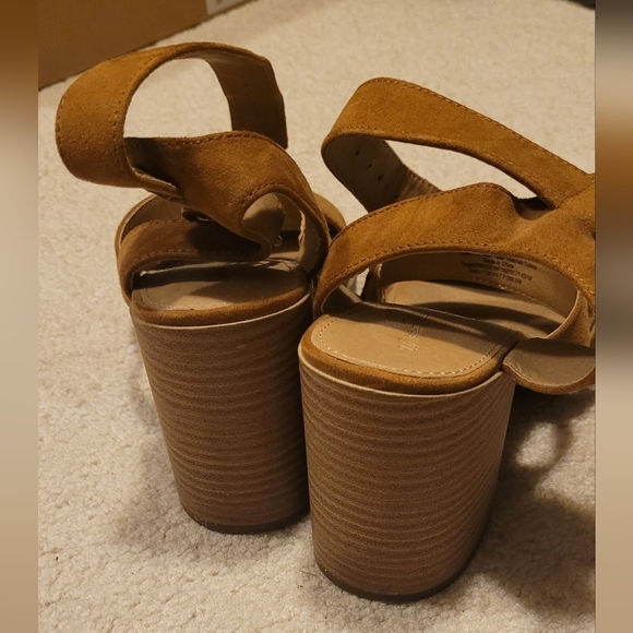 Universal Thread Block Heels - Picture 4 of 6